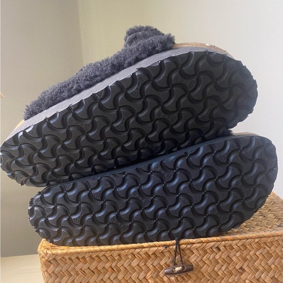 Birkenstock New Arizona Big Buckle Shearling Teddy Black Women’s Size 8 - Picture 4 of 4